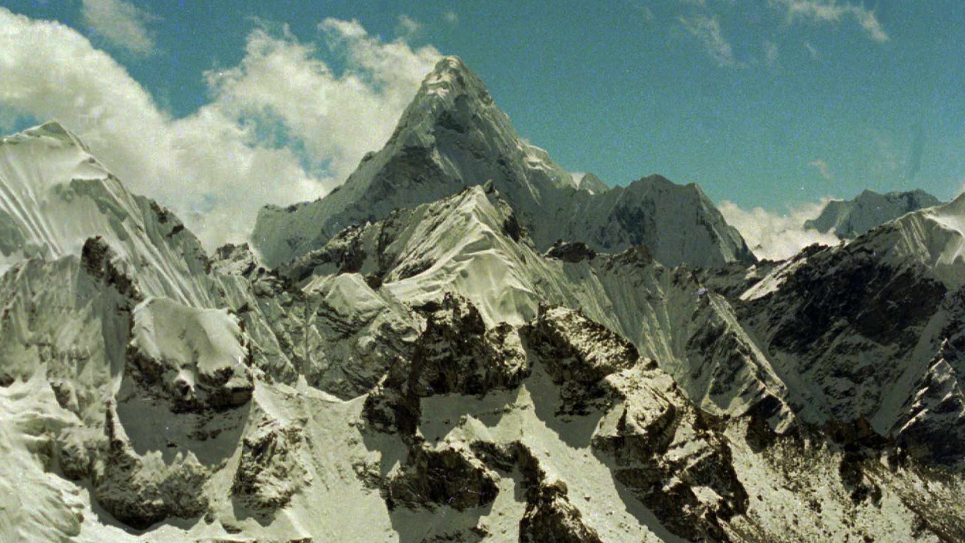 Comienzan en India las operaciones para recuperar los cuerpos de los ocho alpinistas desaparecidos