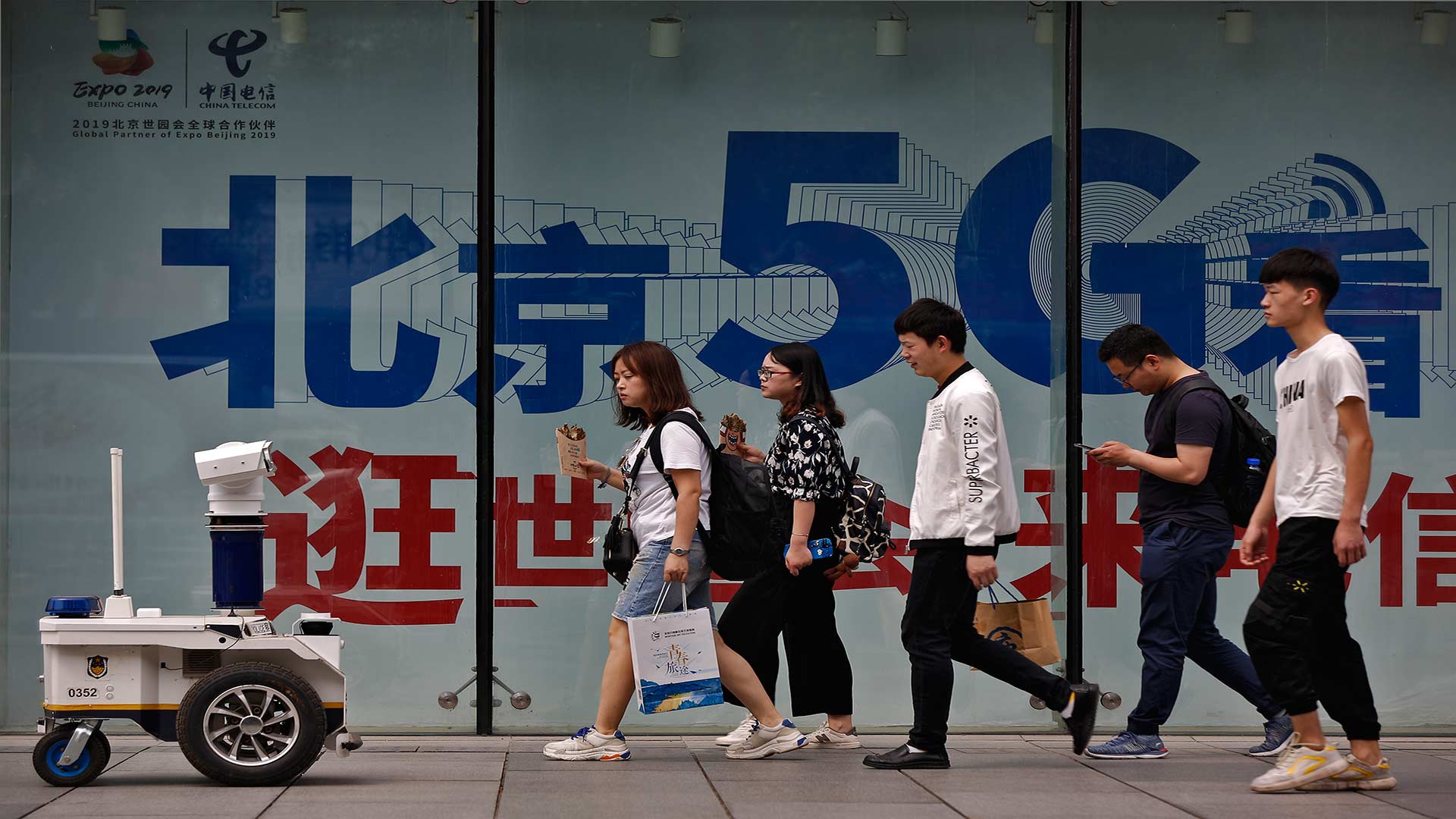 China concede a cuatro empresas las primeras licencias para operar en 5G