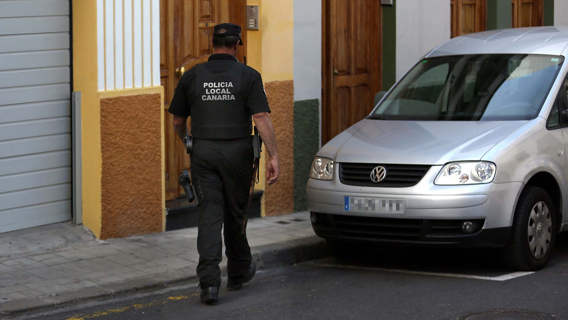 Detenido por malos tratos el marido de una mujer encontrada muerta en Tenerife