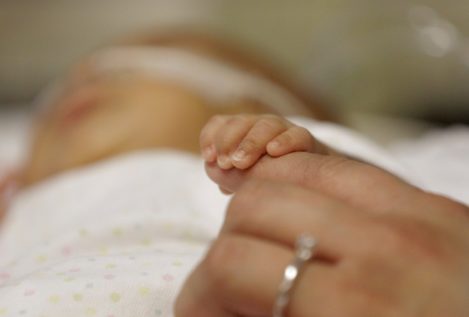 El Servicio Andaluz de Salud indemnizará con 4,2 millones a una niña por negligencias en el parto