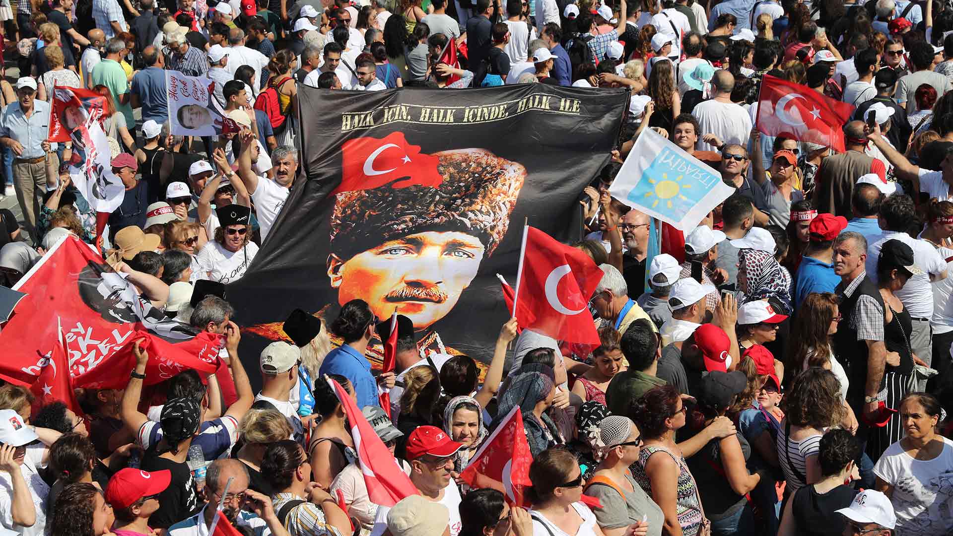 Estambul regresa a las urnas en unos arriesgados comicios para Erdogan