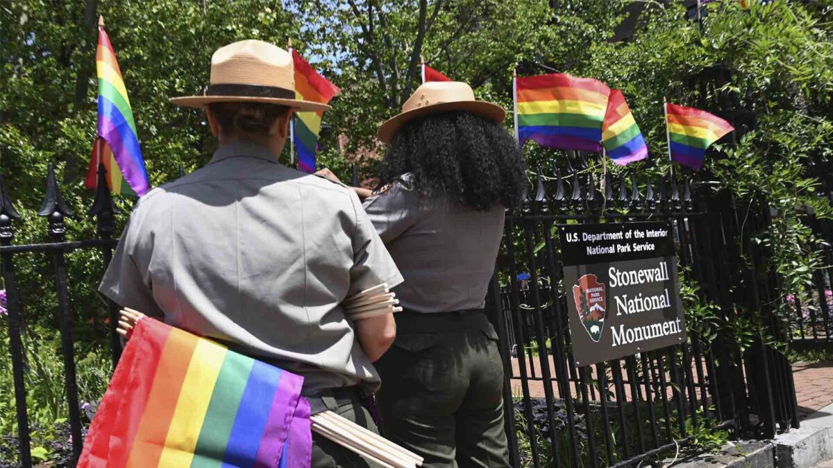 La policía de Nueva York se disculpa por su intervención en los disturbios de Stonewall en 1969