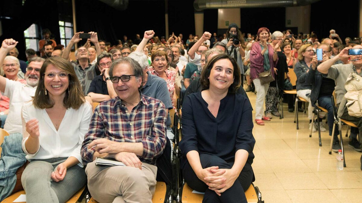 Las bases de Barcelona en Comú aprueban que Colau se presente a la investidura