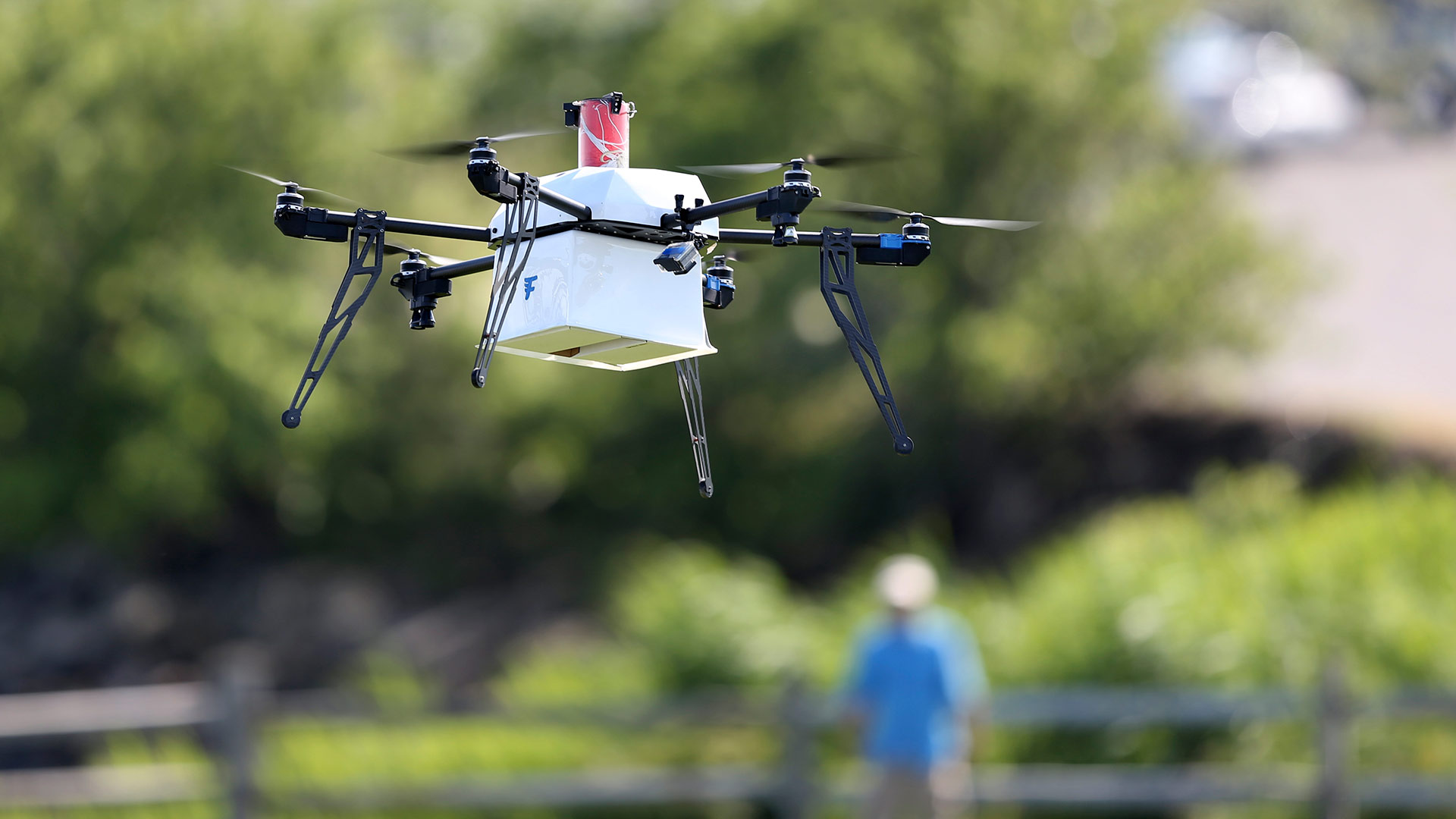 Los hospitales públicos de París y Nantes utilizarán drones para el envío de medicamentos