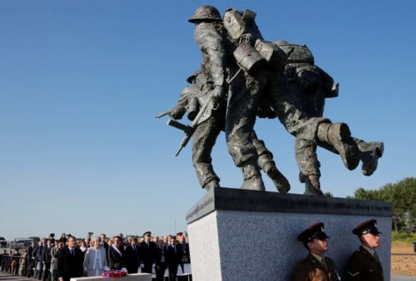 Macron y May conmemoran el 75 aniversario del desembarco en Normandía