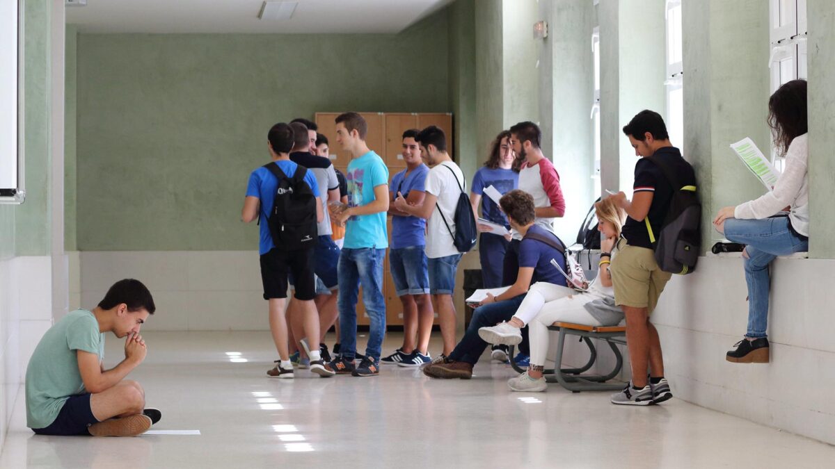 Más de 300.000 alumnos se enfrentan desde hoy a la Selectividad con un protocolo de seguridad extraordinario