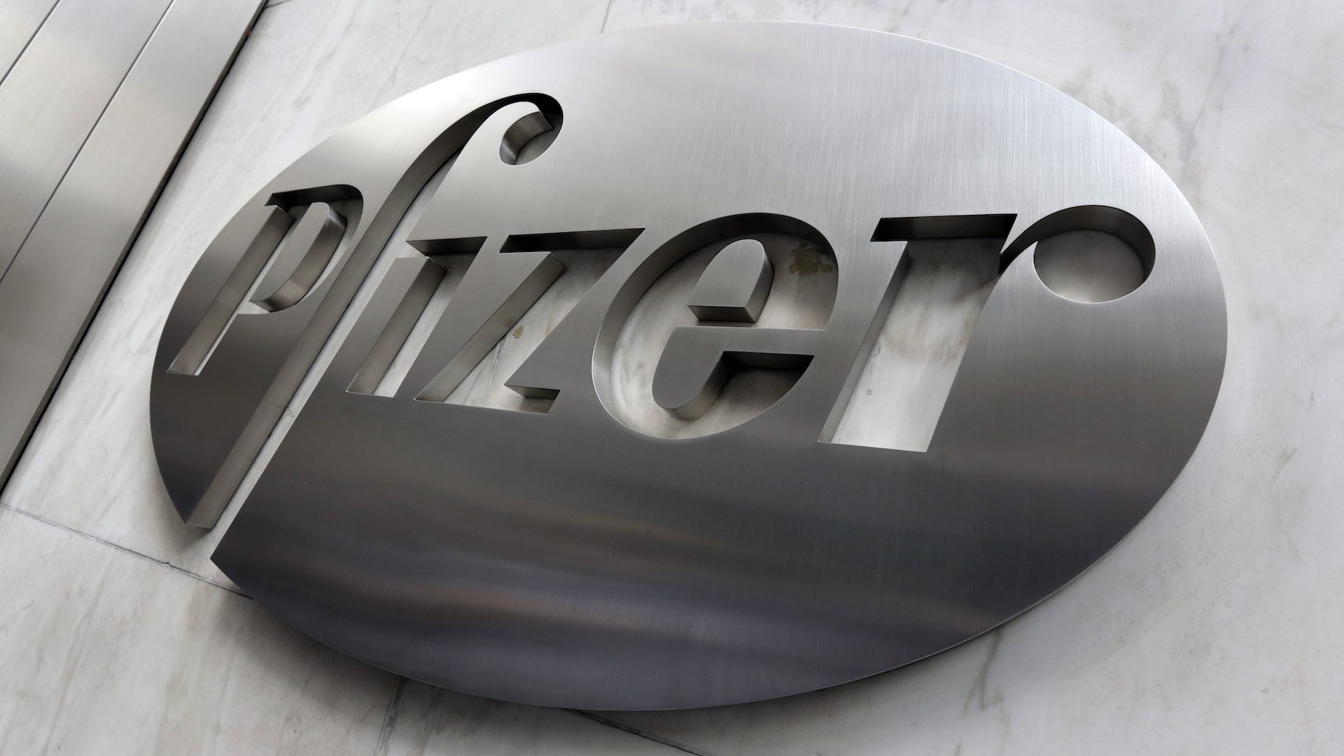 Pfizer ocultó durante años "por razones científicas" que uno de sus fármacos podría prevenir el alzhéimer
