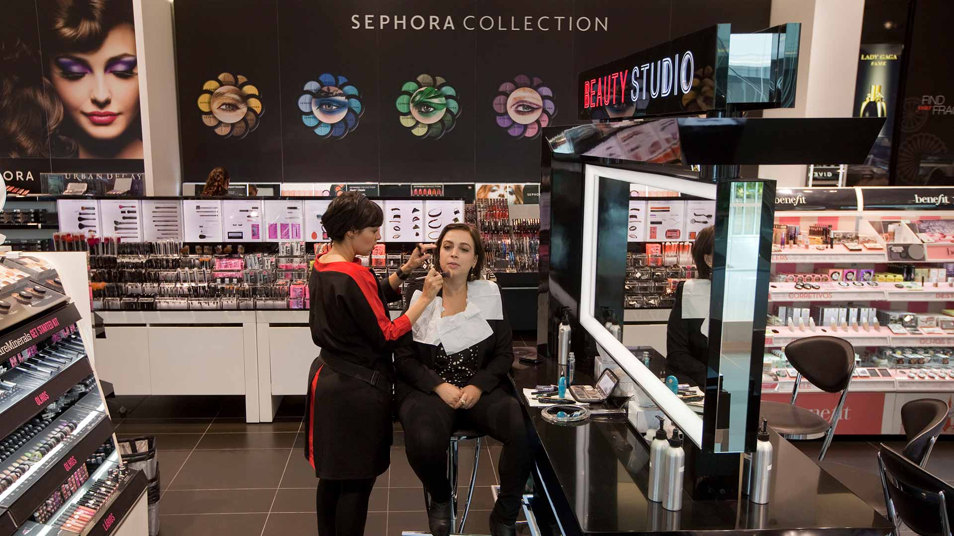 Sephora cerrará un día sus tiendas de EEUU tras un incidente racista con la cantante SZA