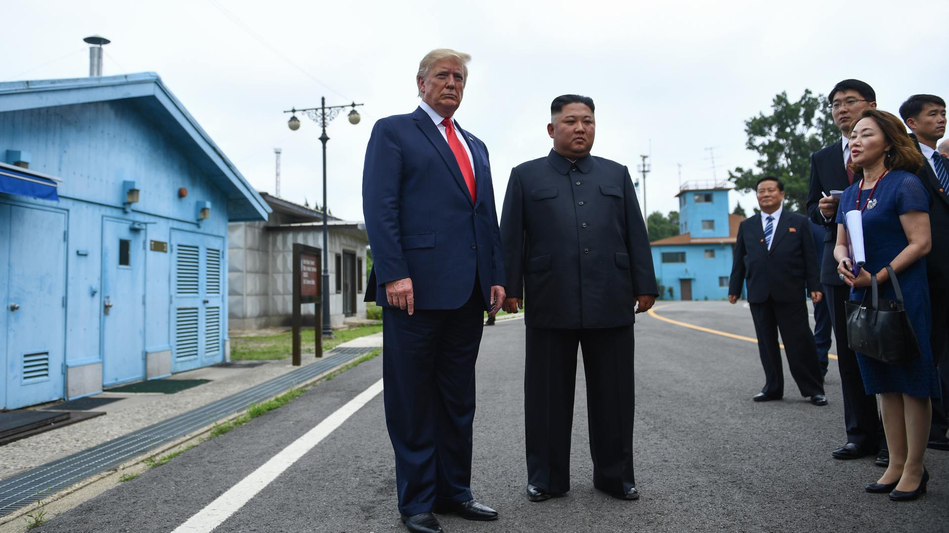 Trump entra en Corea del Norte para reunirse con Kim Jong Un