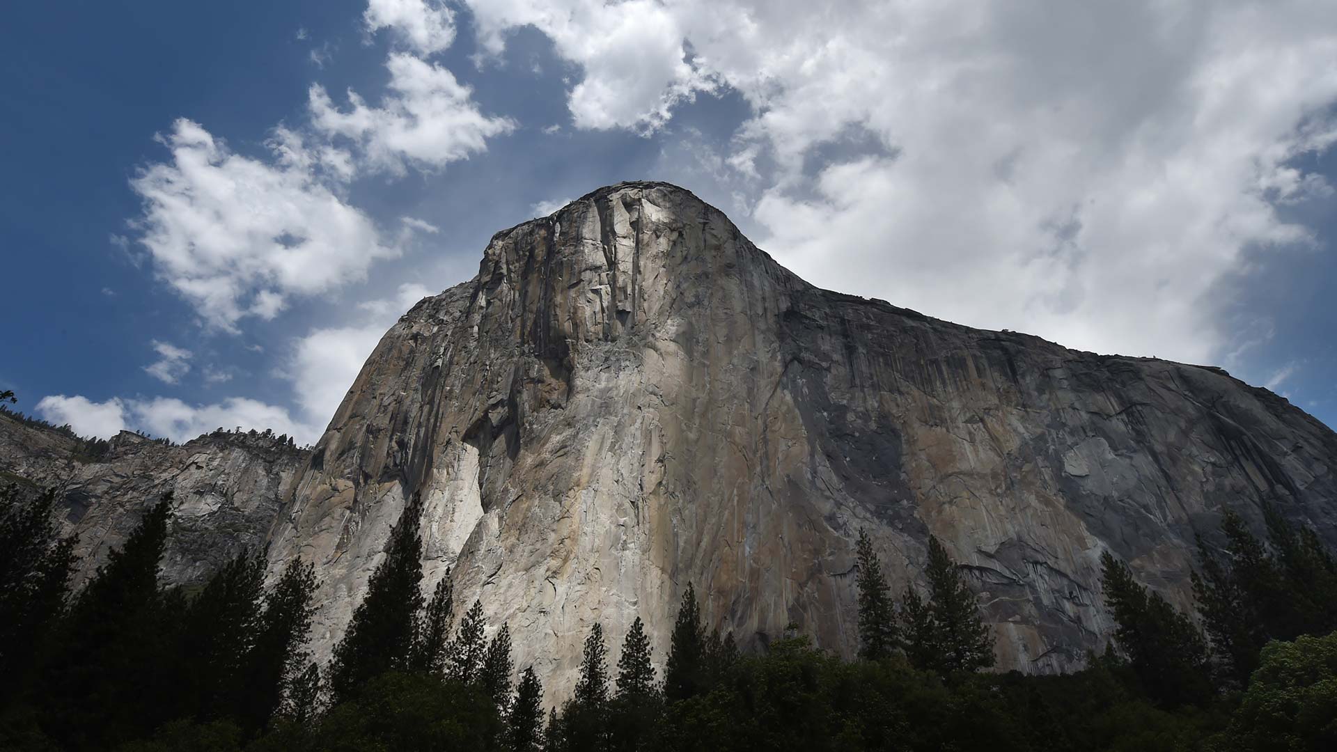 Una niña de 10 años se convierte en la persona más joven en trepar el muro de Yosemite