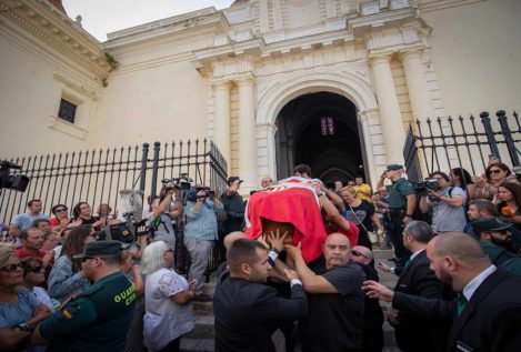 Utrera despide a José Antonio Reyes en un entierro multitudinario