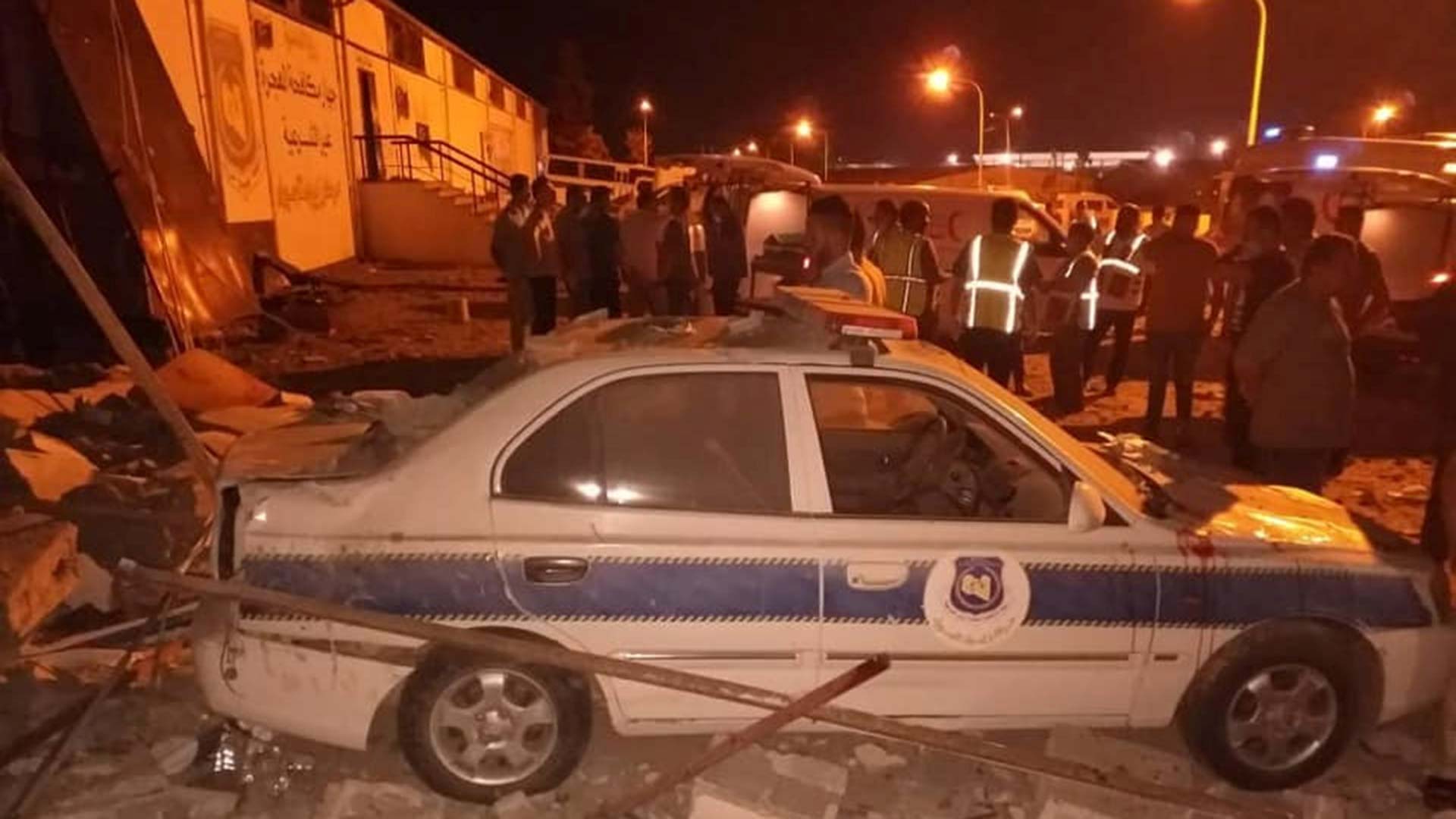 Al menos 40 muertos tras un ataque a un centro de migrantes en Libia