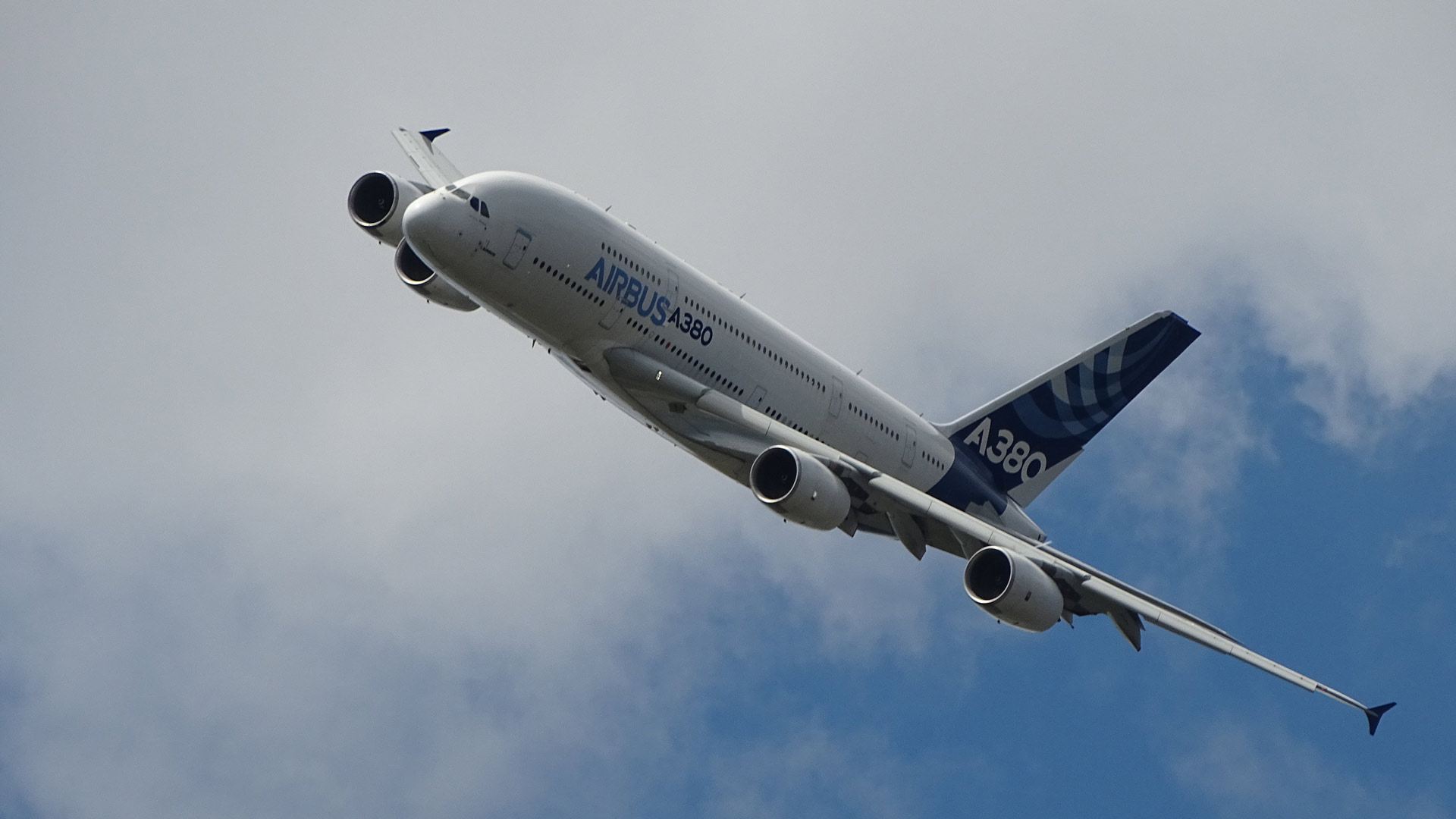 Alerta por fisuras en las alas de los primeros modelos de Airbus A380