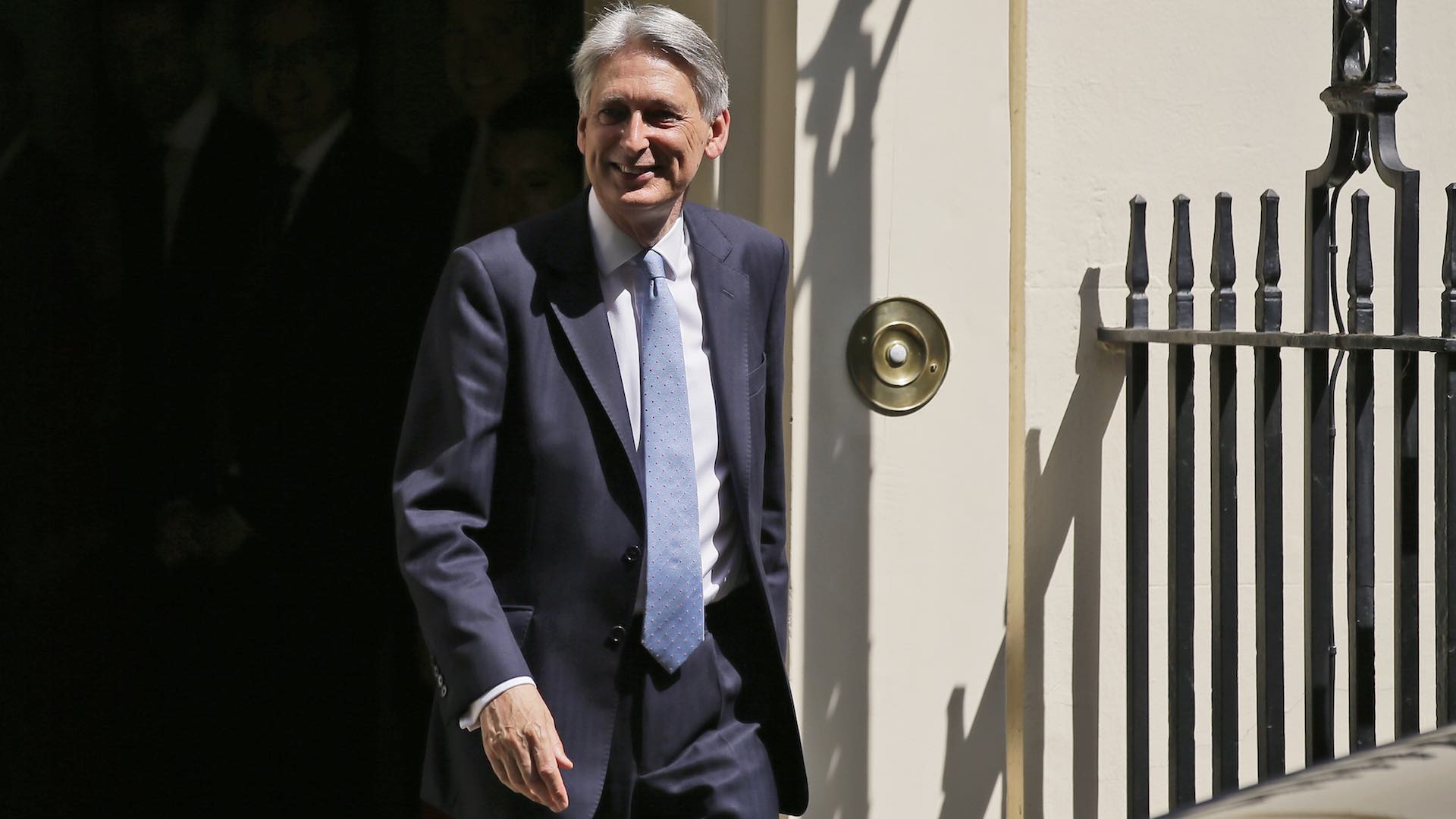 Dimite el ministro de Economía británico, Philip Hammond, tras el nombramiento de Boris Johnson