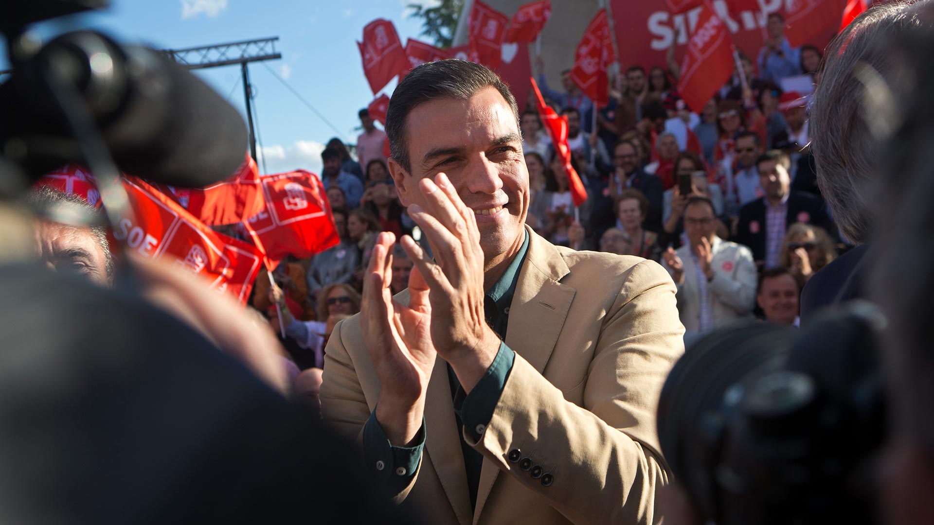 El CIS otorga al PSOE un 41,3% de intención directa de voto