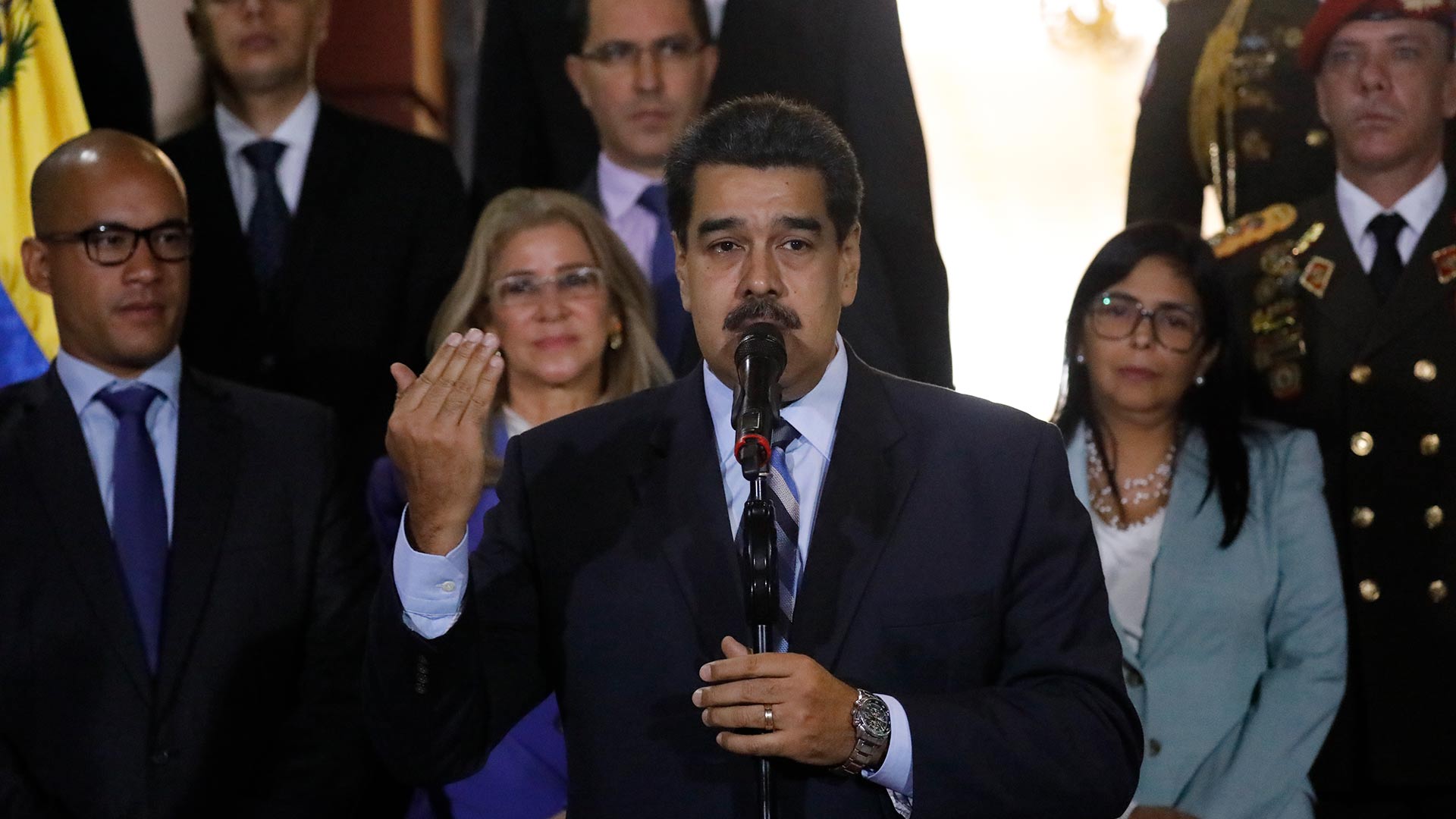 El Gobierno de Maduro acusa a EEUU de querer "destruir" el diálogo con la oposición