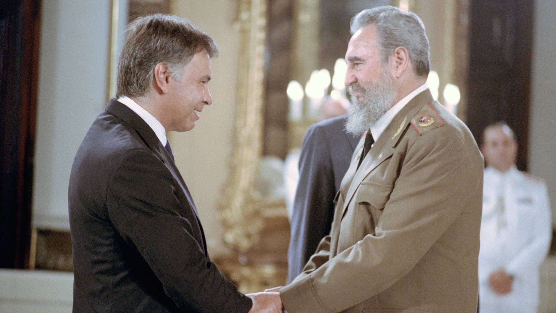 De Fidel Castro a Margaret Thatcher: Felipe González hace públicas sus correspondencias