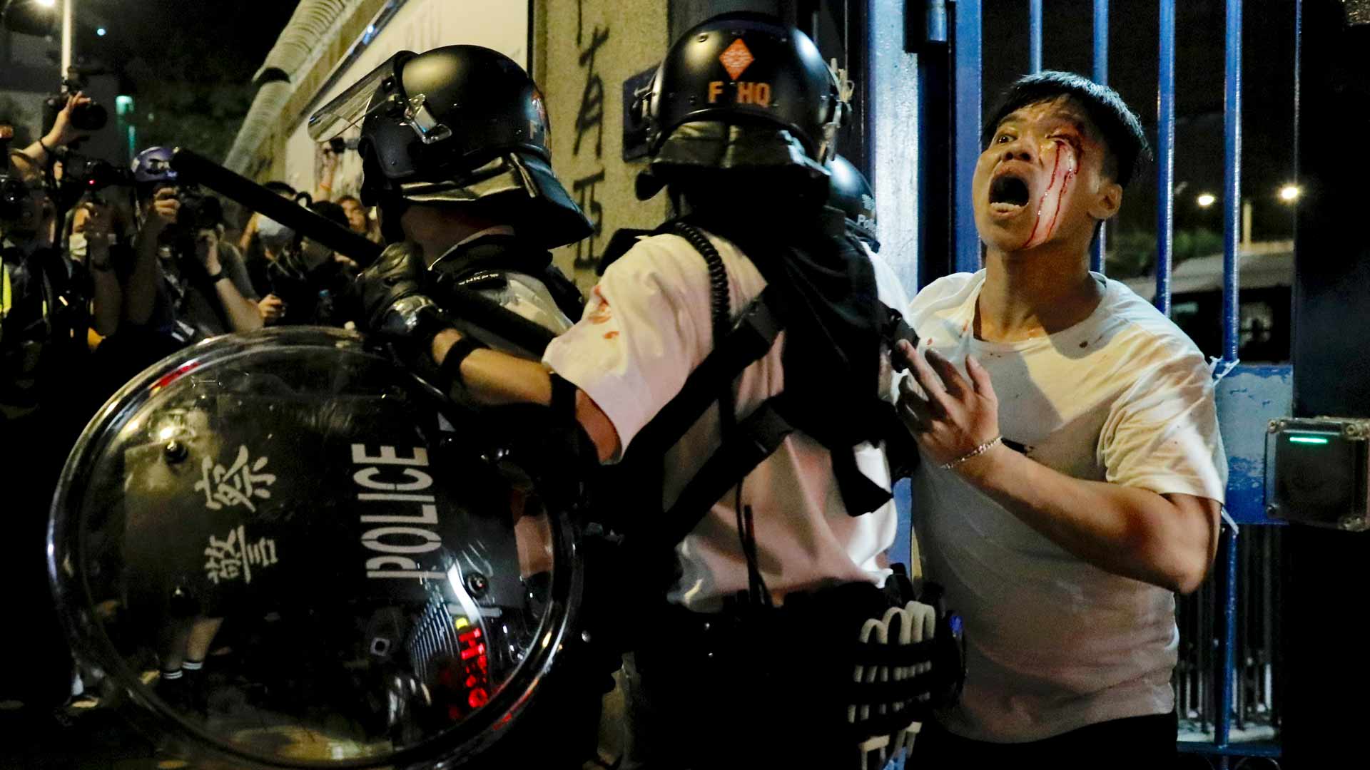 Hong Kong juzgará a 44 personas por acudir a una manifestación prohibida