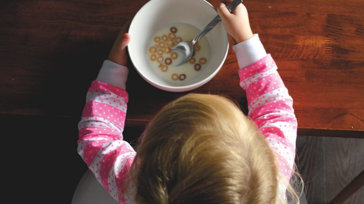 La OMS alerta sobre el alto contenido de azúcar de los alimentos para bebés