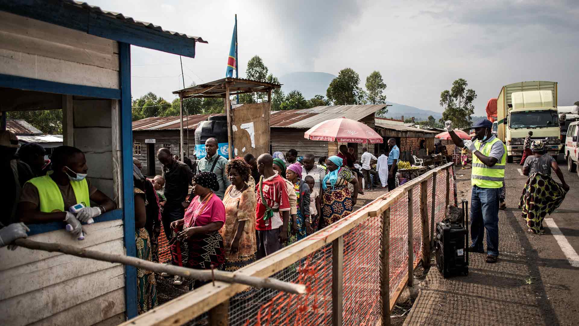 El brote de ébola del Congo, declarado emergencia internacional, según la OMS
