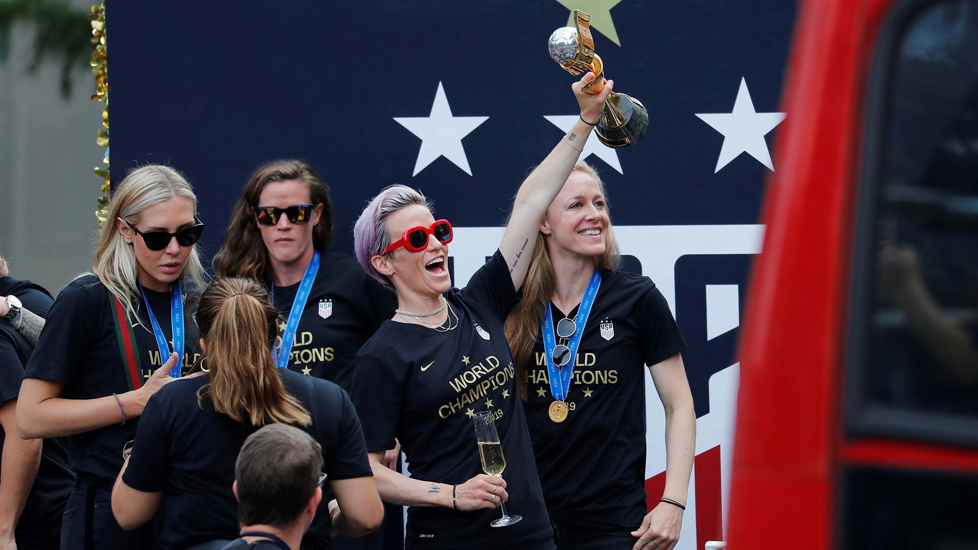 La selección femenina de fútbol de EEUU recibe una donación de 529.000 dólares