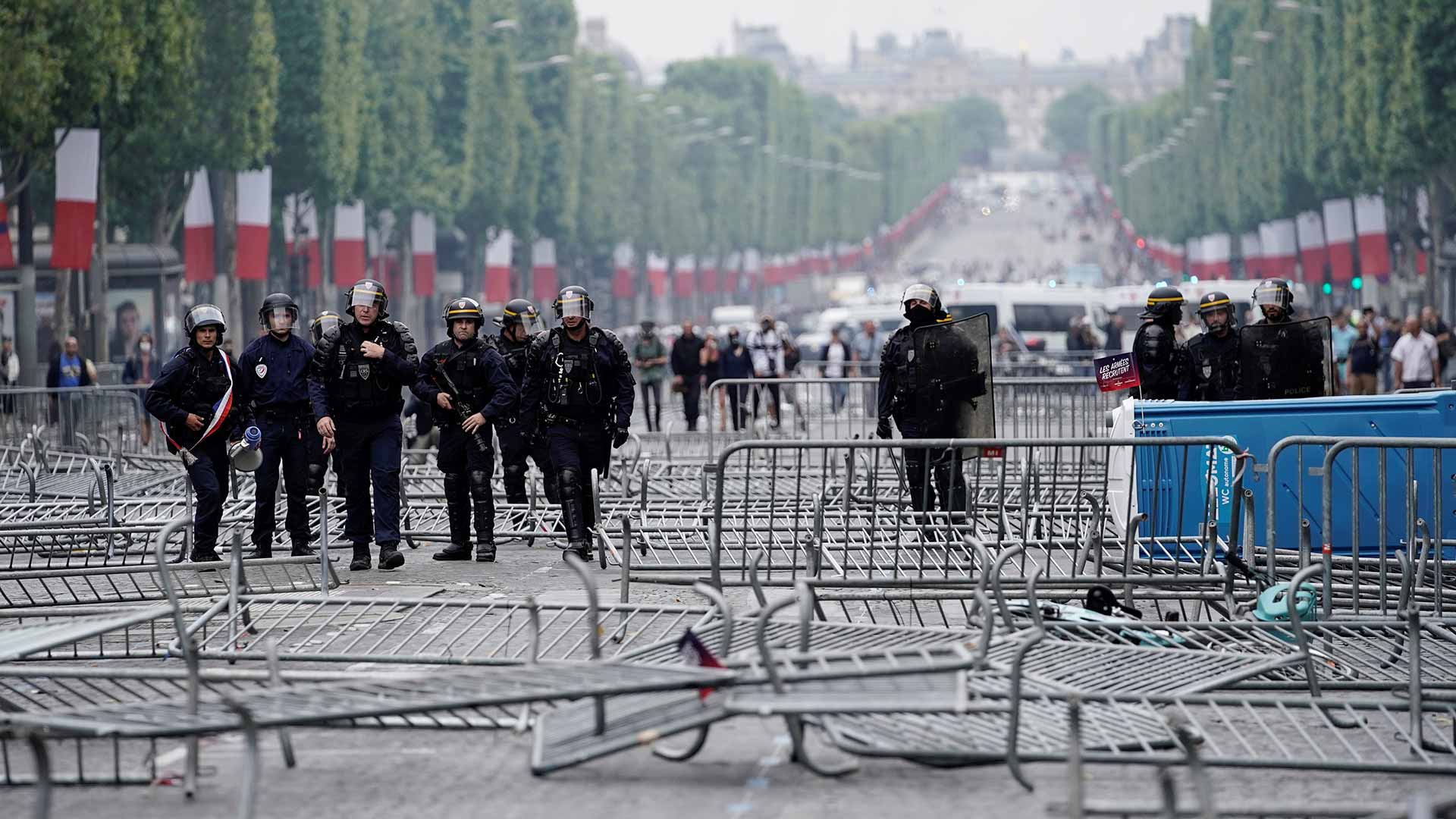 Más de 150 detenidos en París durante la celebración de la fiesta nacional