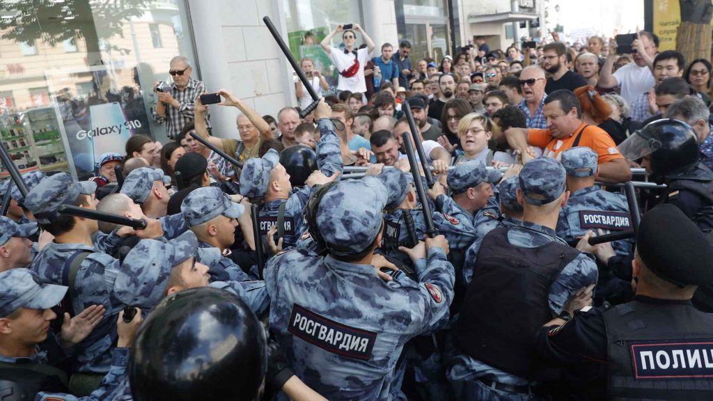 Más de 600 detenidos en una protesta opositora en Moscú por unos comicios justos