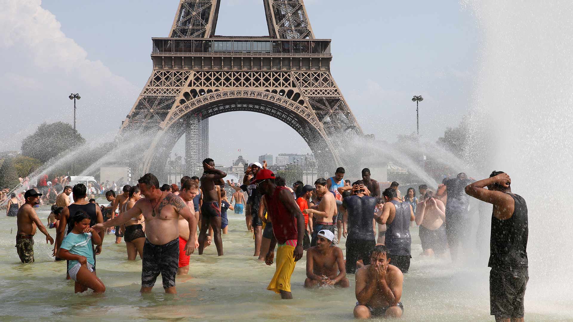París bate su récord histórico de calor con 42,6 grados