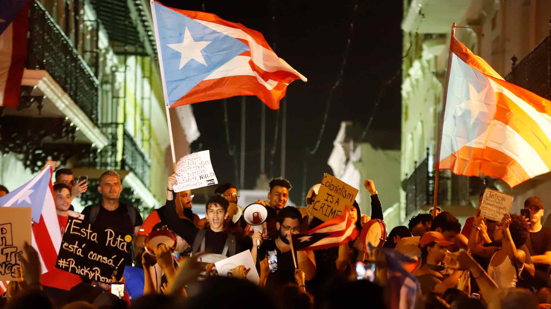 Residente se une a Bad Bunny para reclamar la dimisión del gobernador de Puerto Rico