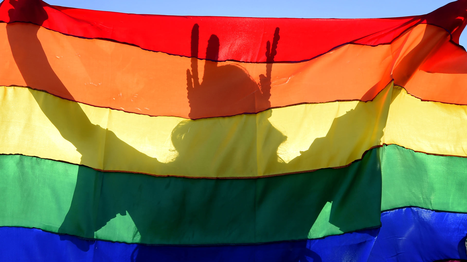 Se casa la primera pareja transgénero en Cuba