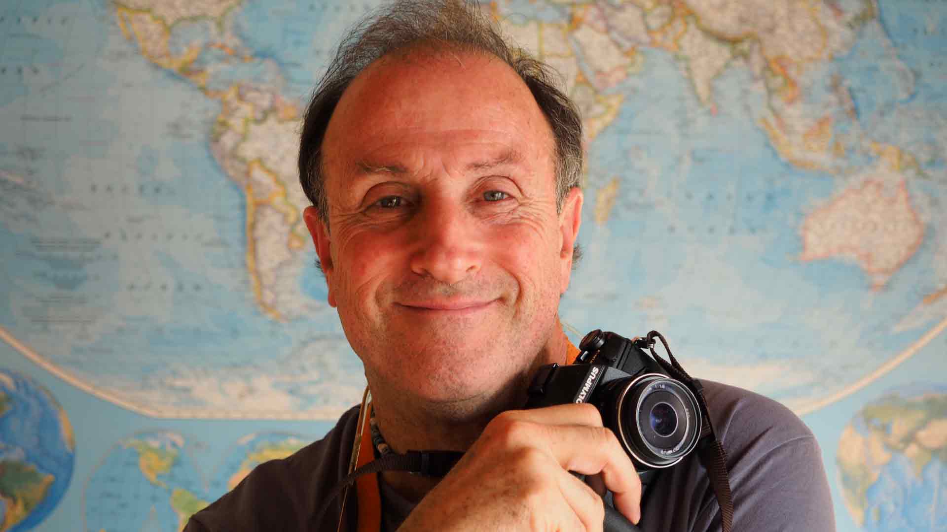 Tino Soriano: “El fotógrafo español siempre ha tenido que picar en la puerta de los Pirineos”