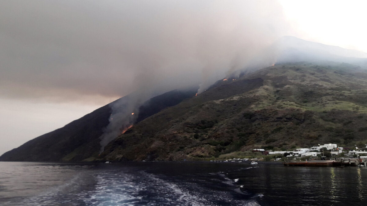 Un muerto y un herido tras la erupción de un volcán en Italia