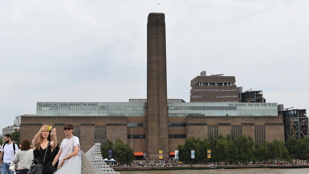 Acusado de intento de asesinato el menor que tiró desde el Tate Modern a un niño de seis años