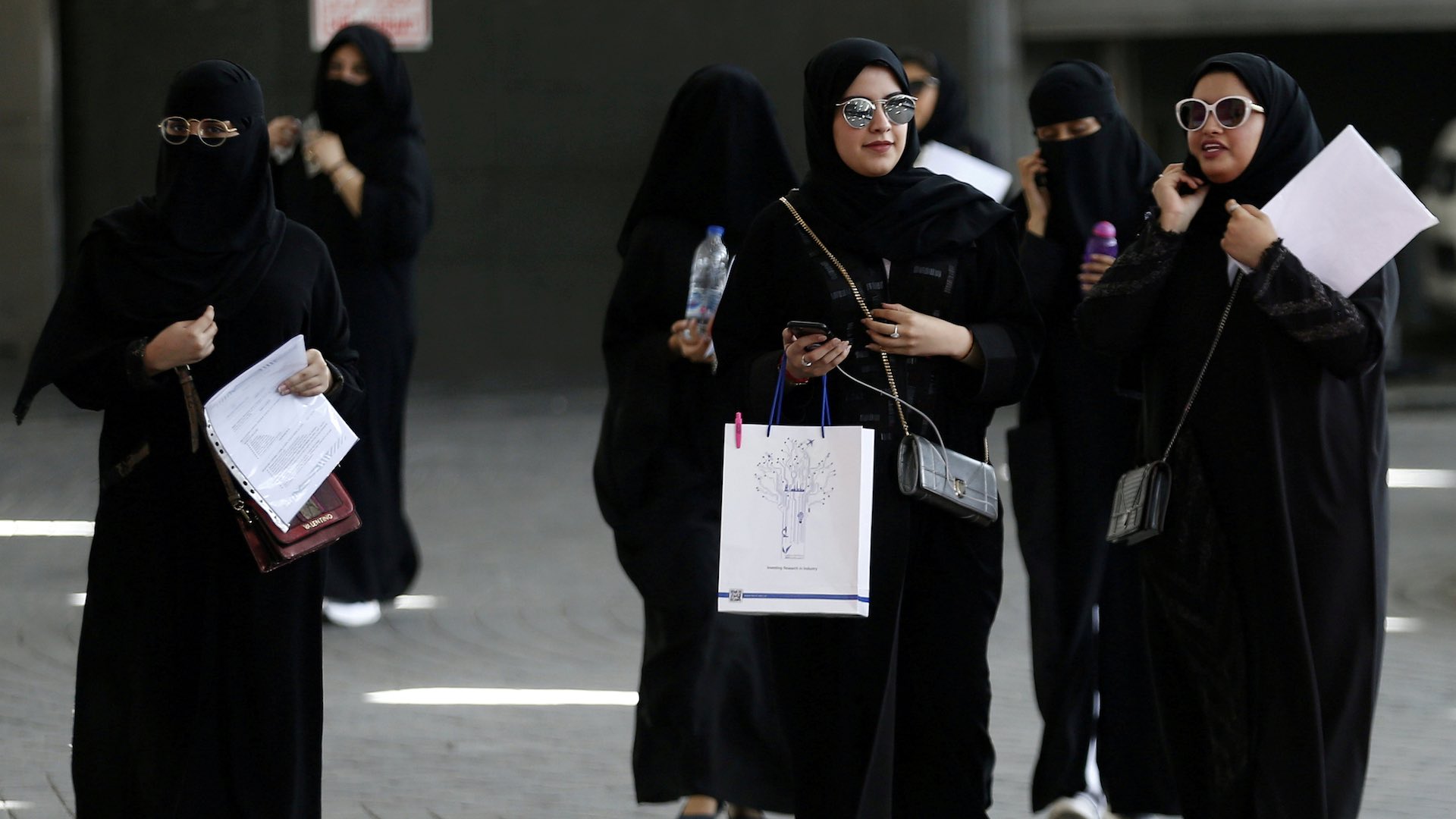 Arabia Saudí permitirá a las mujeres viajar al extranjero sin la autorización de un «tutor»