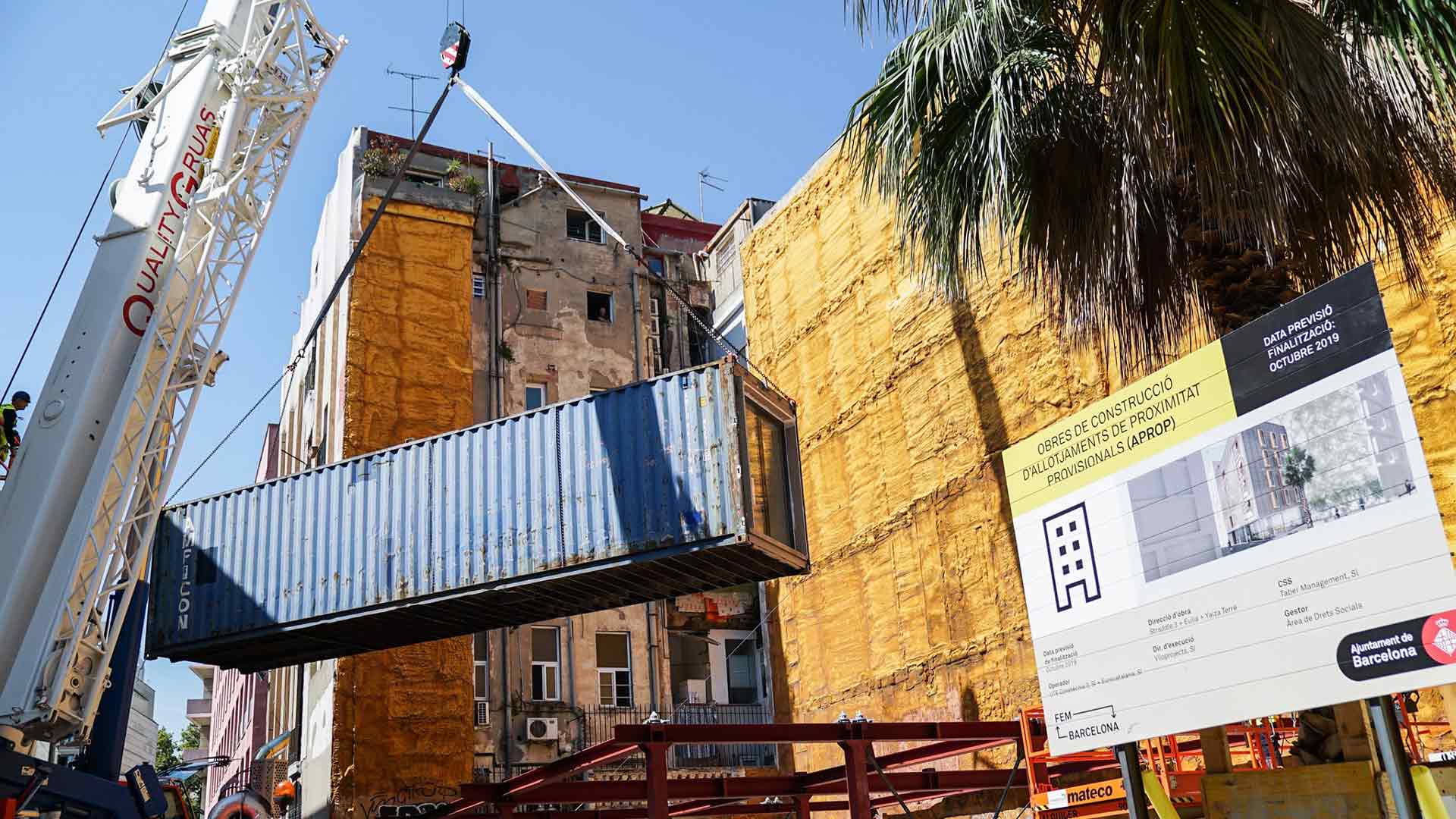 Pisos construidos con contenedores de barco en Barcelona para familias en riesgo de vulnerabilidad