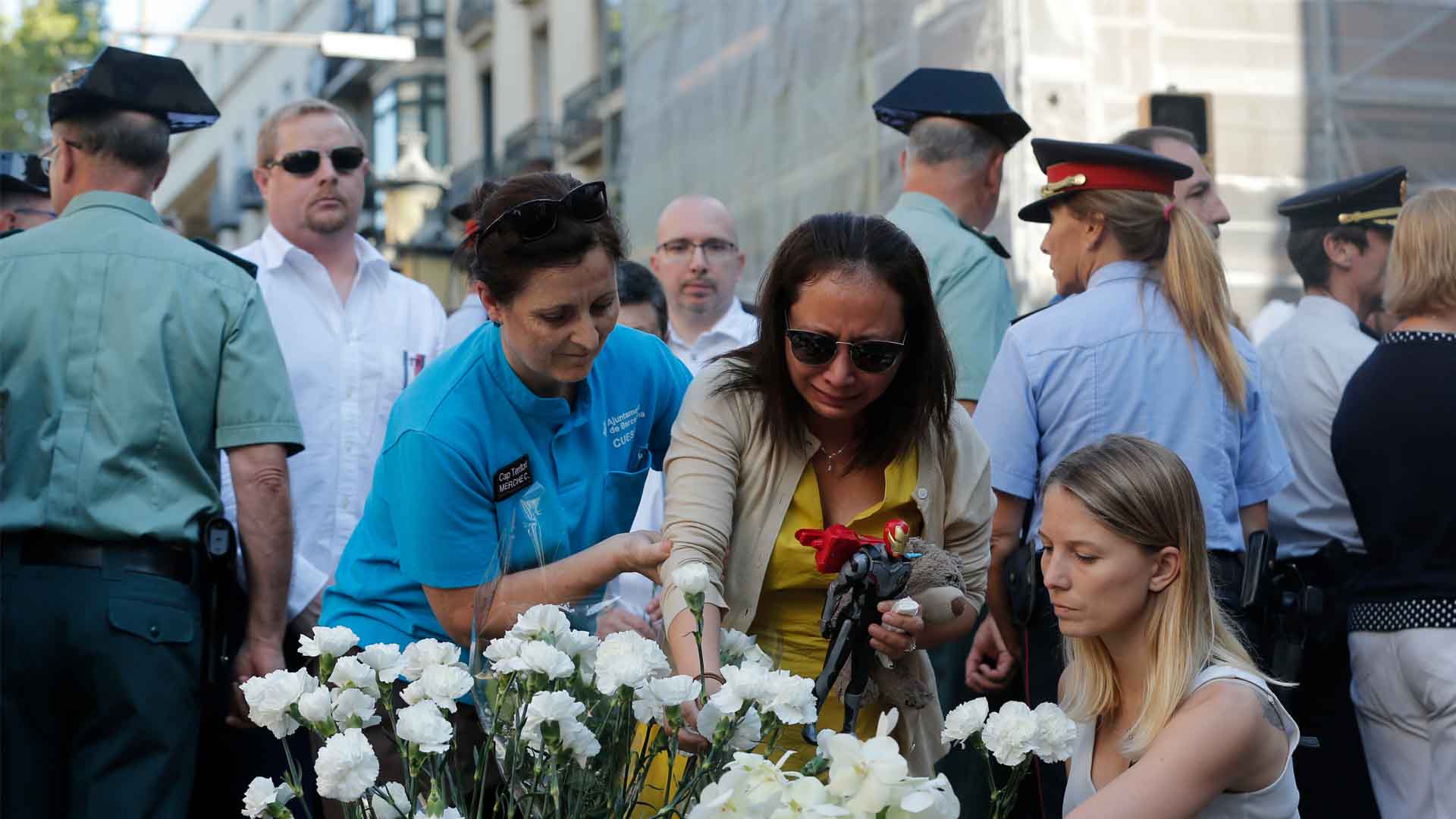 Barcelona recuerda a las víctimas de los atentados en Las Ramblas y Cambrils