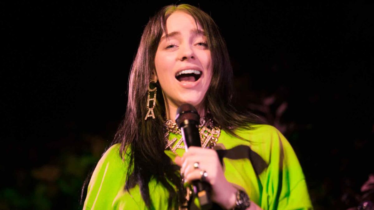 Bershka se rinde ante el fenómeno Billie Eilish