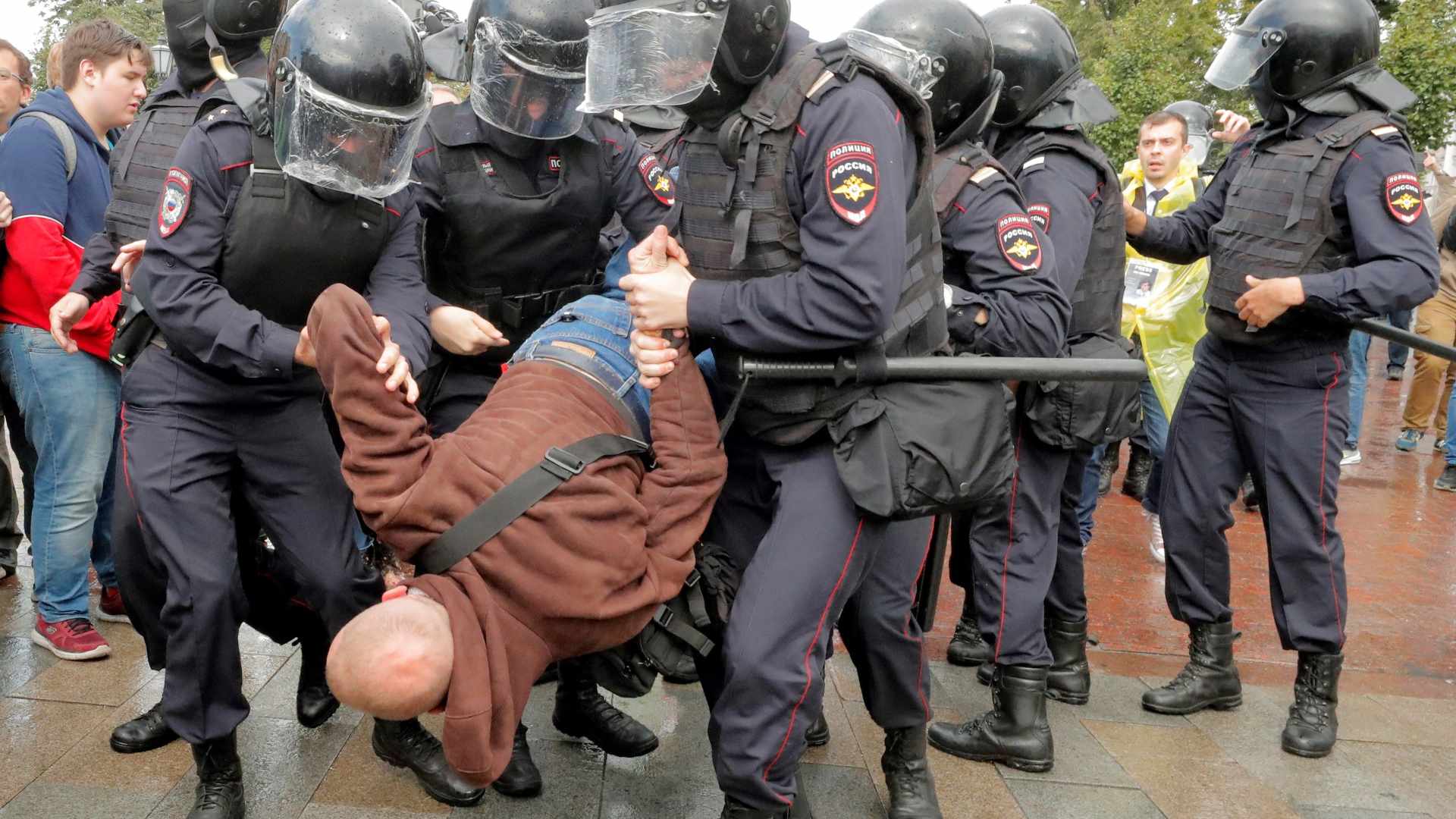 Casi 700 detenidos en Moscú durante una manifestación opositora