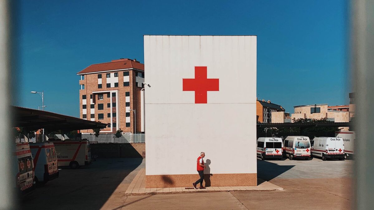 Científicos españoles descubren cómo una enfermedad genética muy rara protege contra el VIH