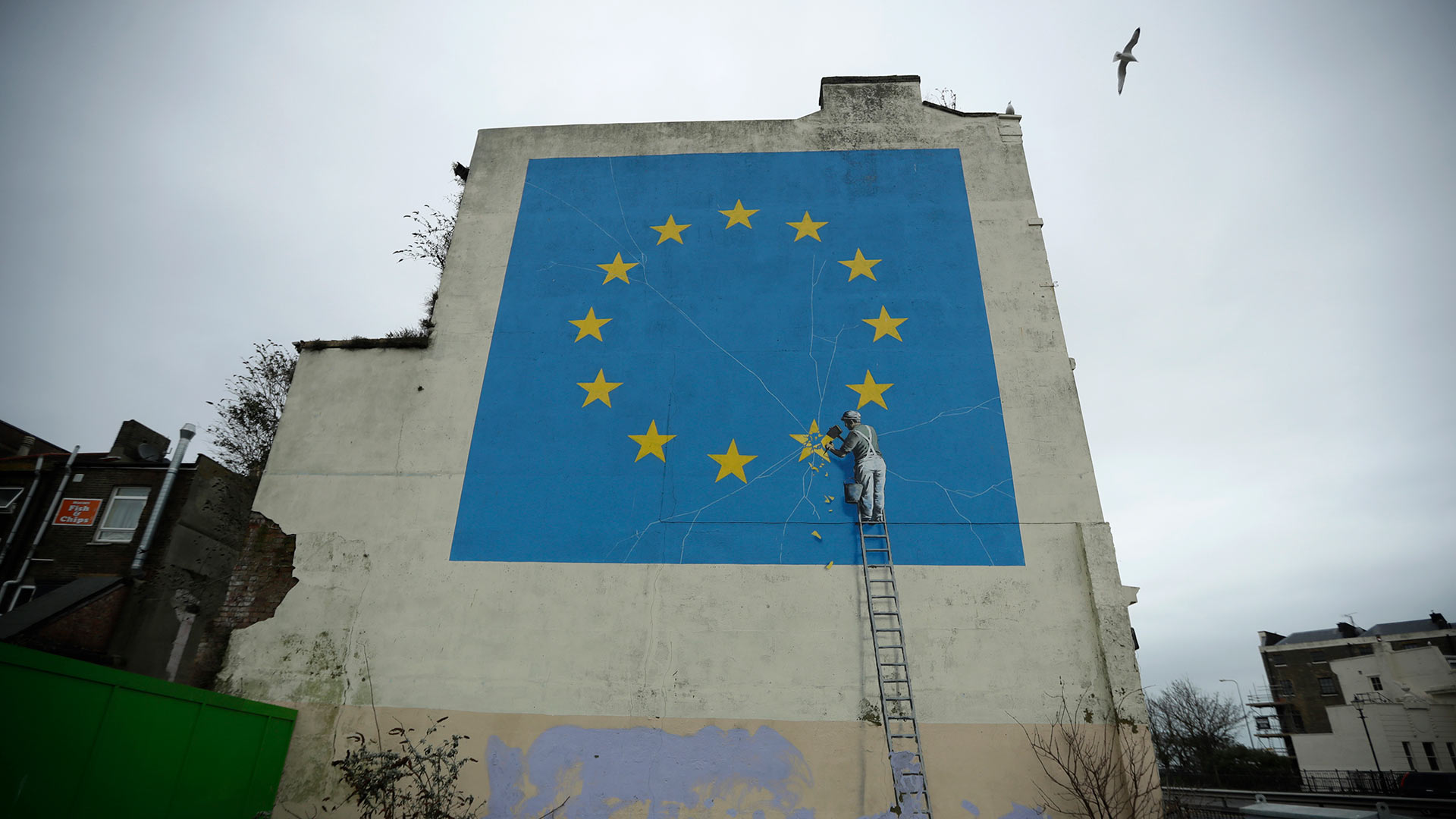 Desaparece el famoso mural de Banksy sobre el Brexit en Dover