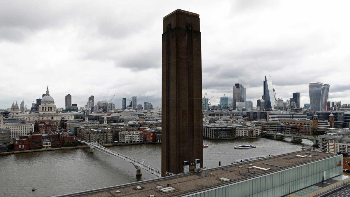 Detenido un adolescente por lanzar a un niño desde el piso 10 de la Tate Modern en Londres