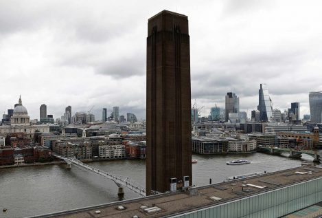 Detenido un adolescente por lanzar a un niño desde el piso 10 de la Tate Modern en Londres