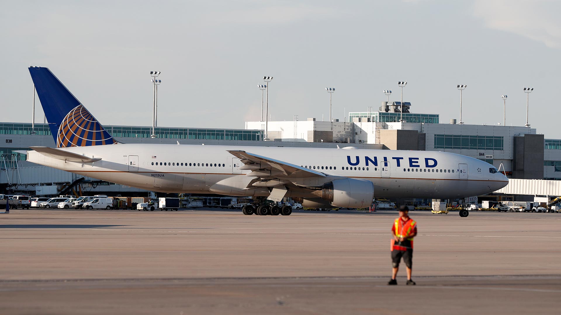 Detenidos dos pilotos de United Airlines por beber alcohol antes de un vuelo
