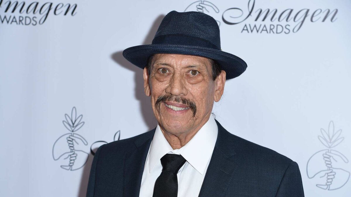 El actor Danny Trejo salva a un bebé atrapado en un coche tras un accidente