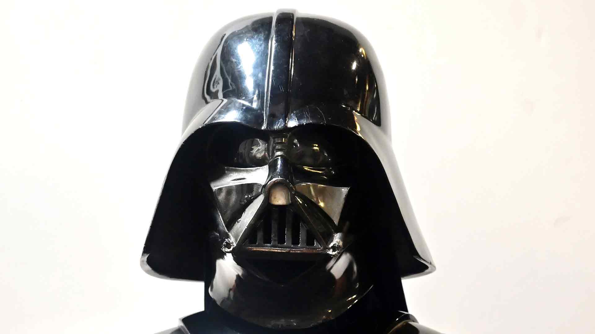 El casco de Darth Vader usado en 'El Imperio contraataca' sale a subasta por 225.000 dólares