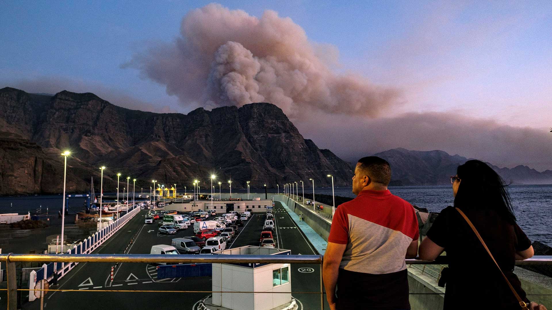El fuego en Gran Canaria «pierde potencial» tras arrasar más de 12.000 hectáreas