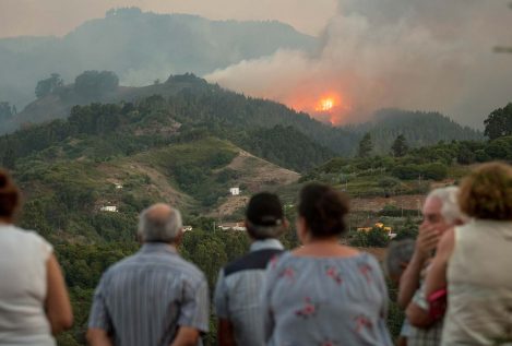 El incendio de Gran Canaria sigue sin control y ya son 9.000 las personas evacuadas