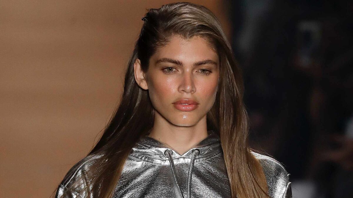 El nuevo ángel de Victoria’s Secret se llama Valentina Sampaio y es una mujer trans