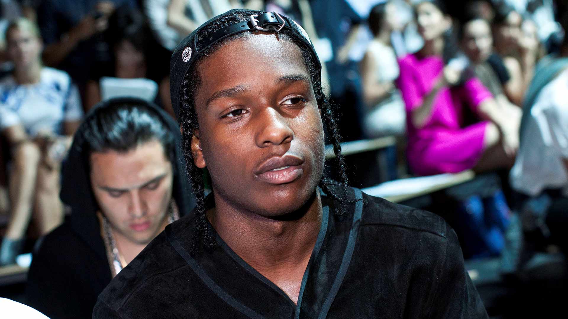 El rapero A$AP Rocky dice que estaba “asustado” y alega legítima defensa en su juicio en Suecia