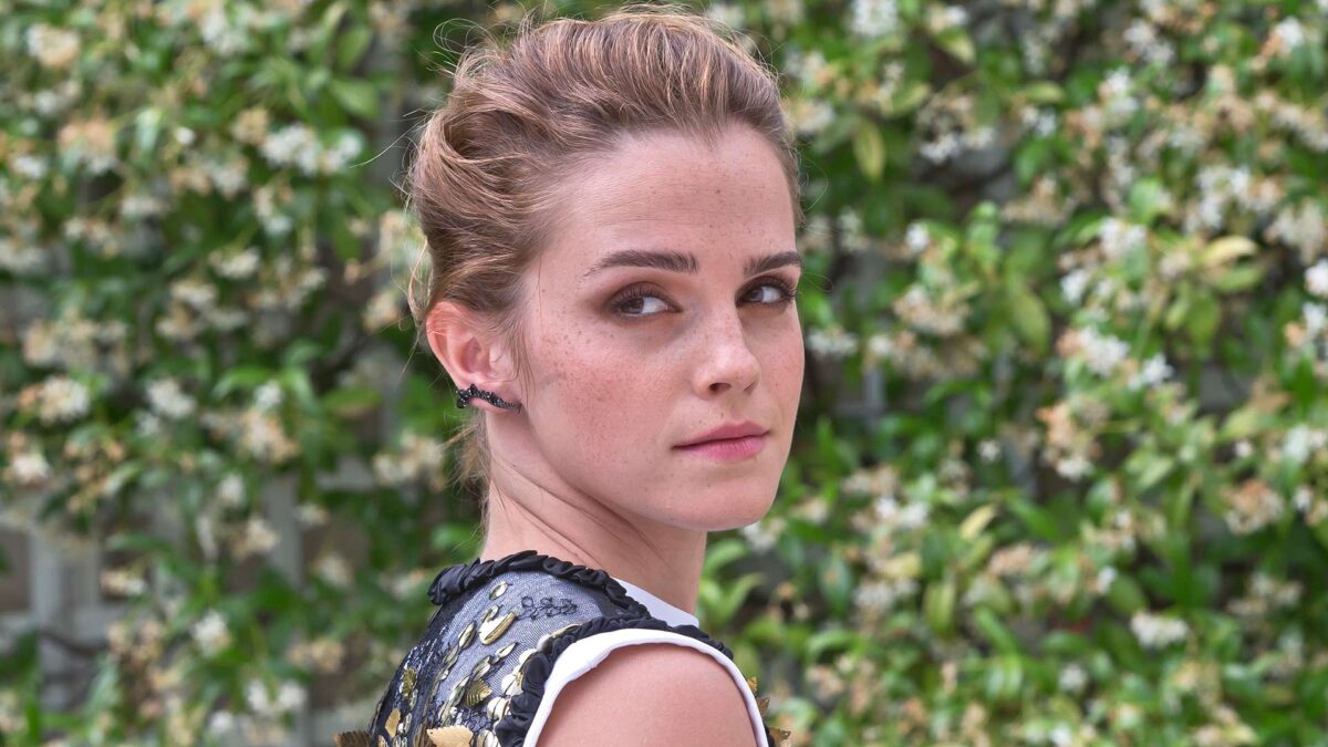 Emma Watson colabora en el lanzamiento de una línea telefónica para mujeres que sufren acoso sexual